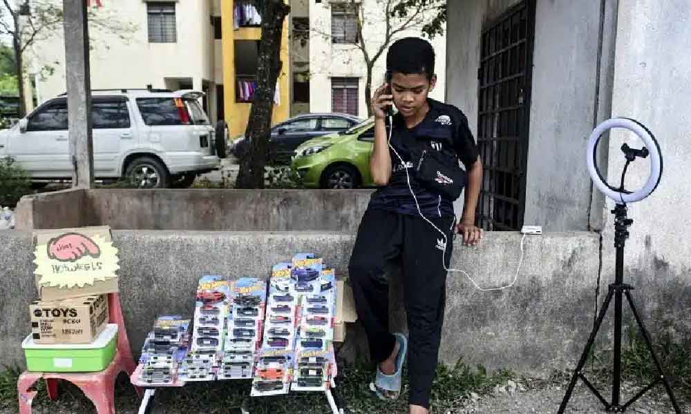 Budak darjah 6 jana pendapatan sendiri, guna platform Tiktok jual Hot Wheels