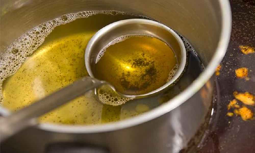 Baru tahu rupanya minyak masak terpakai boleh dicuci, ini teknik restoran terkenal guna