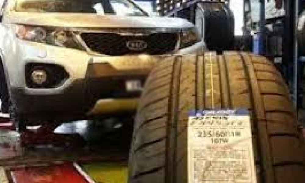 Puas hati tengok cara lelaki ini minta refund bila kedai ini kantoi jual tayar lama