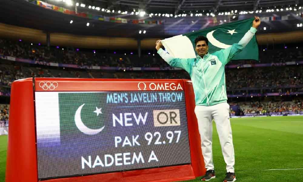 Atlet emas rejam lembing Pakistan dapat hadiah unik dari bapa mentua