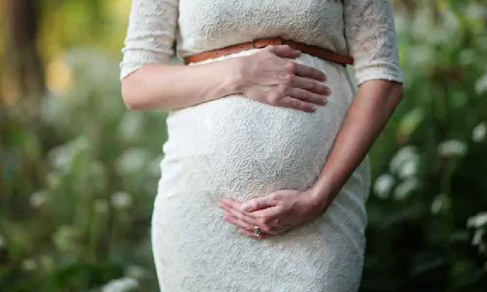 25 tahun berhabis RM500,000 demi menjadi ibu, akhirnya hamil di usia 53 tahun