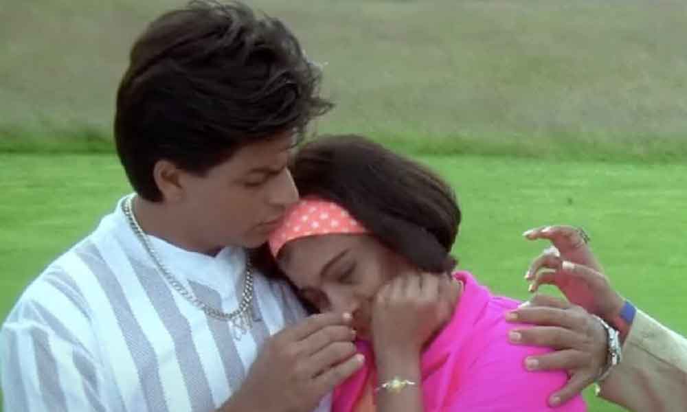 Baru tahu rupanya babak Shah Rukh Khan peluk Kajol dalam Kuch Kuch Hota Hai ditukar 'last minute'