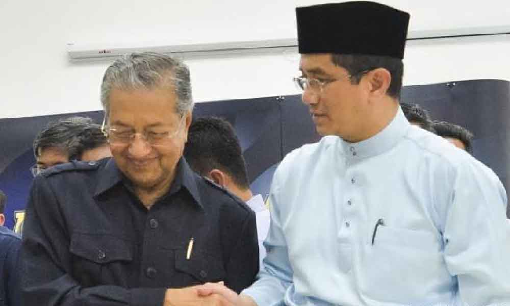 'Dipaksa buat pengakuan palsu terhadap Anwar Ibrahim' Azmin akui kezaliman di zaman Tun Mahathir
