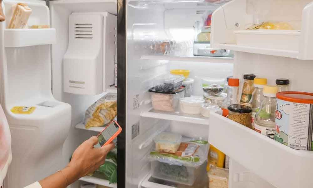 Ini tips untuk hilangkan bau hanyir peti ais, lagi senang guna hampas kopi