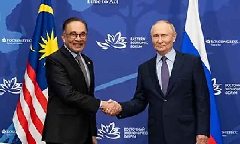 Sindir pertemuan PMX dengan Presiden Russia, sekali netizen pula sekolahkan ahli parlimen Pas