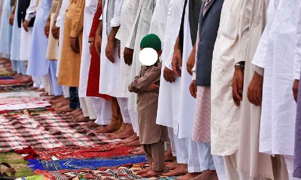 Betul ke sentuh budak tak sunat boleh batal wuduk? Ini respon UAI