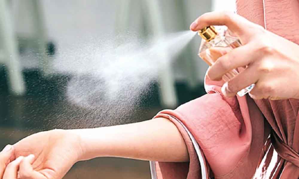 Ini cara betul pakai perfume bagi lelaki dan perempuan confirm seharian wangi!