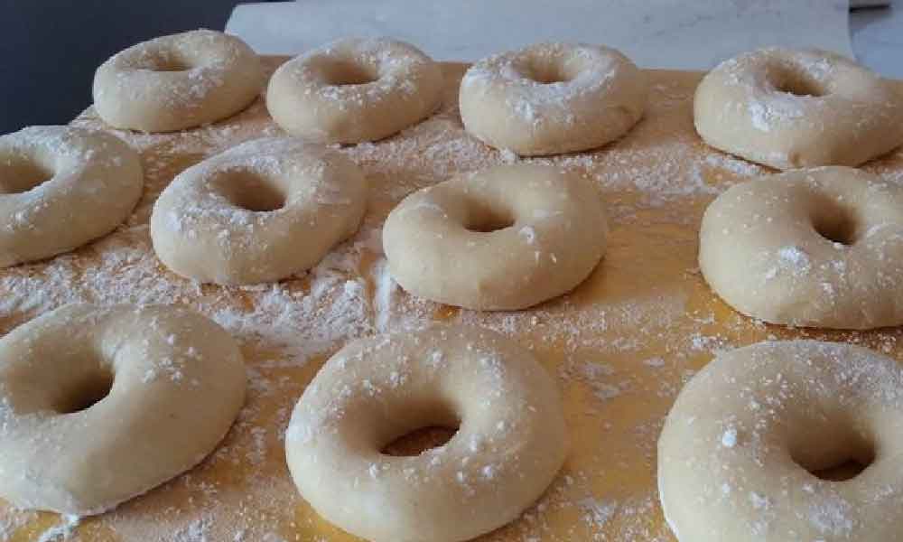 Resepi donut gebu gebas mak-mak patut tahu, pasti anak-anak suka!