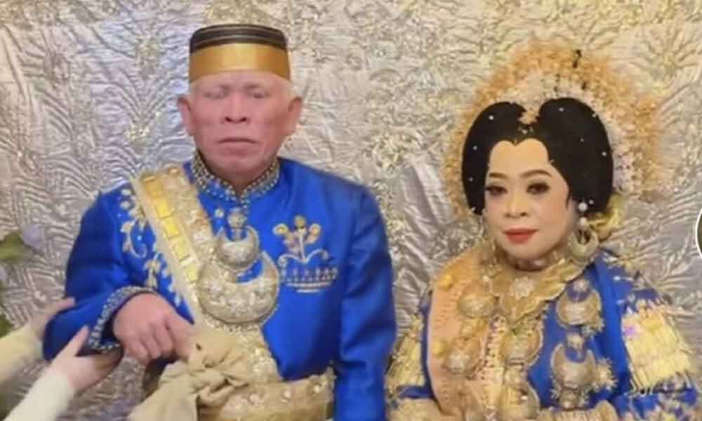 Kalau dah jodoh tak kemana, pasangan 50 tahun membujang akhirnya bertemu jodoh