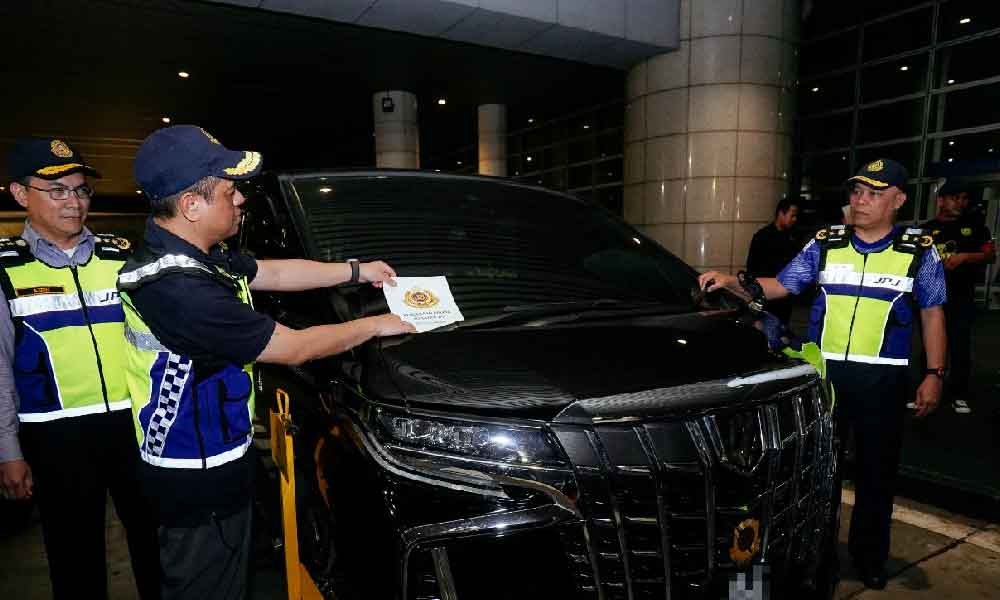 Caj dengan harga tak masuk akal, JPJ cadang lucut hak teksi haram