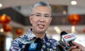 Tengku Zafrul bakal tinggalkan UMNO? Ini jawapan tuan badan!